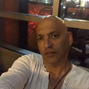 Meet your Posher, Eliaha